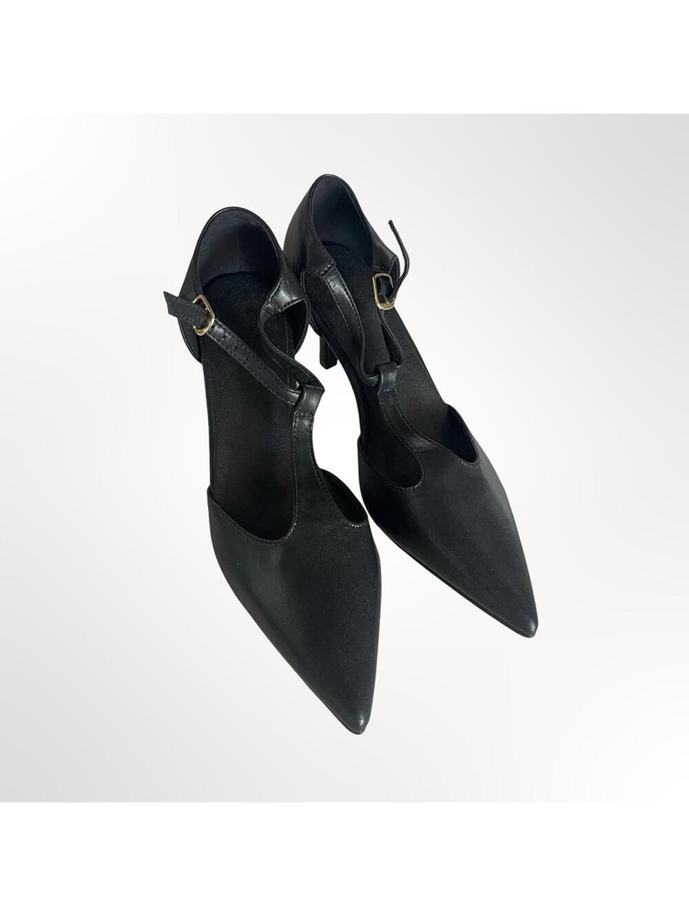 Women’s Black Pointed Toe Ankle Strap Heels in size 7 - 7.5
